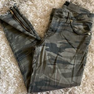 Express 2S Camo jeggings